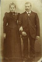 7818ab3b-4843-4bd1-b74b-c53f853cf873.jpg; 2015-1076; Familienfotos Offermanns und Stachelscheid; Familienfotos Offermanns und Stachelscheid